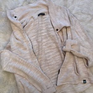 VERY comfy Kendall and Kylie sweater 🔥